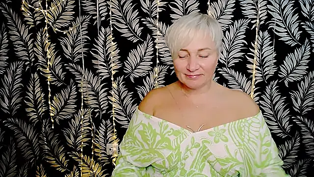 Olivia playful online show from 26, 10, 2025