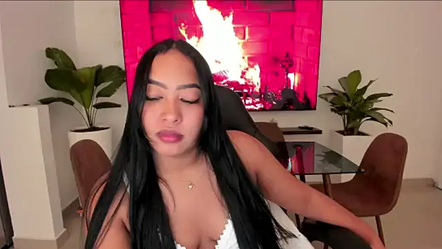 brunetenikole02 online show from 28, 2, 2026