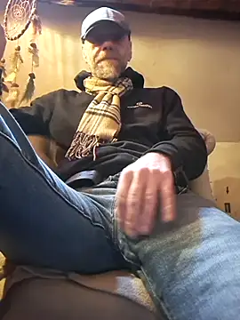 Snapshot of eddouxxx78 chatting on 2, 4, 2026 eddouxxx78 online show from 2, 4, 2026