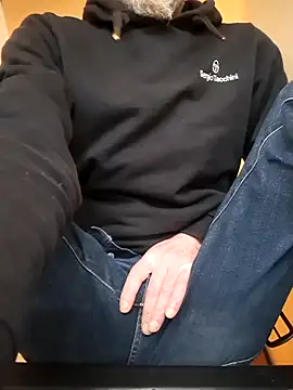 Snapshot of eddouxxx78 chatting on 23, 4, 2026 eddouxxx78 online show from 23, 4, 2026