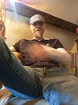 Snapshot of eddouxxx78 chatting on 25, 4, 2026 eddouxxx78 online show from 25, 4, 2026