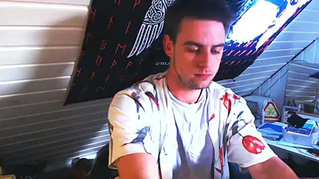 Snapshot of Youngtimer_1997 chatting on 20, 4, 2026 Youngtimer 1997 online show from 20, 4, 2026