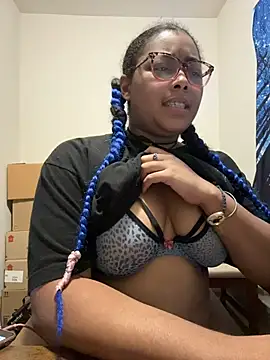 Snapshot of lunaxbat chatting on 22, 12, 2025 lunaxbat online show from 22, 12, 2025