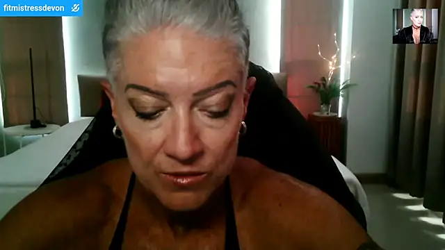 Snapshot of Devon2020 chatting on 25, 3, 2026 Devon2020 online show from 25, 3, 2026