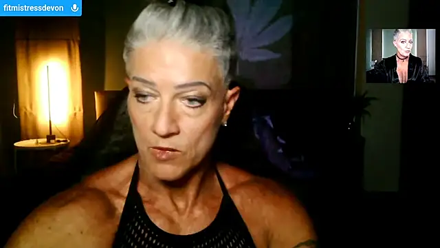 Snapshot of Devon2020 chatting on 18, 4, 2026 Devon2020 online show from 18, 4, 2026