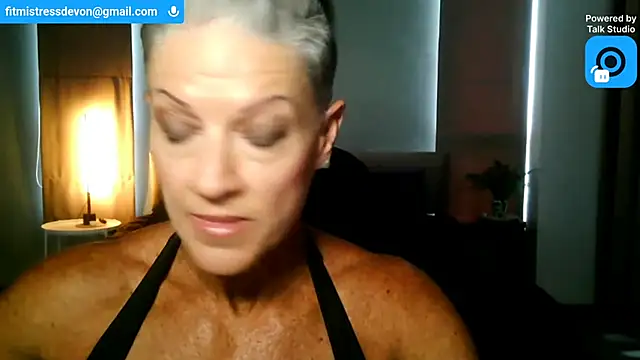 Snapshot of Devon2020 chatting on 17, 6, 2026 Devon2020 online show from 17, 6, 2026