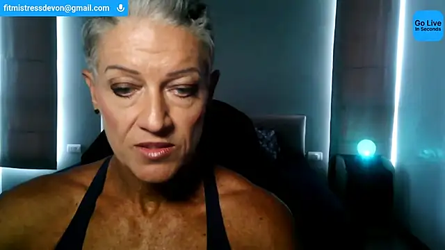 Snapshot of Devon2020 chatting on 23, 7, 2026 Devon2020 online show from 23, 7, 2026