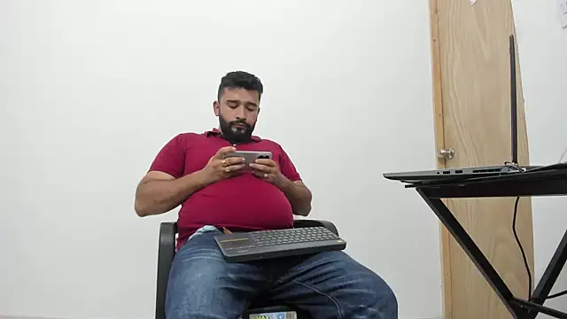 Snapshot of isearchcompany chatting on 2, 11, 2025 isearchcompany online show from 2, 11, 2025