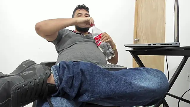 Snapshot of isearchcompany chatting on 4, 11, 2025 isearchcompany online show from 4, 11, 2025