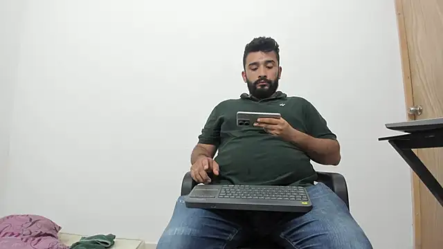 Snapshot of isearchcompany chatting on 13, 11, 2025 isearchcompany online show from 13, 11, 2025