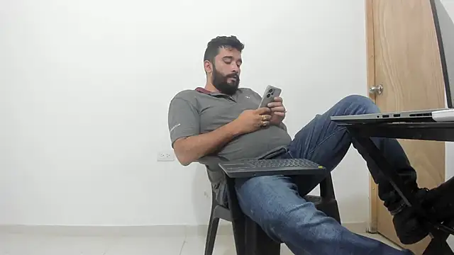 Snapshot of isearchcompany chatting on 20, 11, 2025 isearchcompany online show from 20, 11, 2025