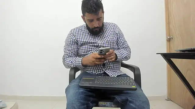 Snapshot of isearchcompany chatting on 20, 11, 2025 isearchcompany online show from 20, 11, 2025