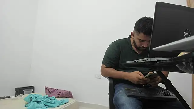 Snapshot of isearchcompany chatting on 16, 12, 2025 isearchcompany online show from 16, 12, 2025