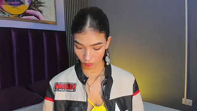 Snapshot of LauraAristizabal chatting on 17, 6, 2026 LauraAristizabal online show from 17, 6, 2026