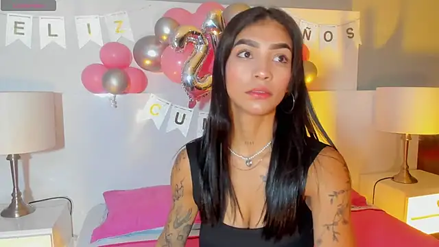 Snapshot of LauraAristizabal chatting on 24, 6, 2026 LauraAristizabal online show from 24, 6, 2026