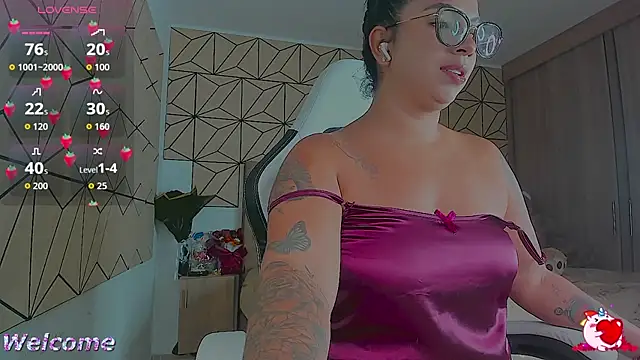 Snapshot of vane_lopez_ chatting on 8, 10, 2025 vane lopez online show from 8, 10, 2025