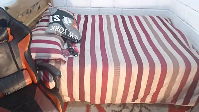 Snapshot of sexyjustin202 chatting on 18, 10, 2025 sexyjustin202 online show from 18, 10, 2025