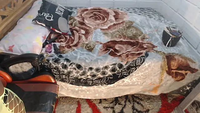 Snapshot of sexyjustin202 chatting on 11, 11, 2025 sexyjustin202 online show from 11, 11, 2025