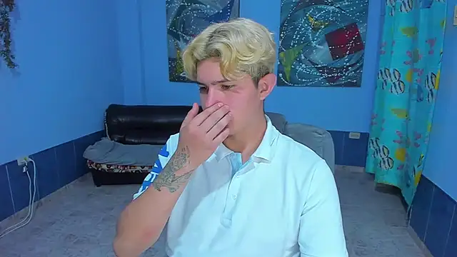 Snapshot of patrik_027 chatting on 23, 10, 2025 patrik 027 online show from 23, 10, 2025