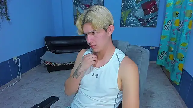 Snapshot of patrik_027 chatting on 4, 11, 2025 patrik 027 online show from 4, 11, 2025