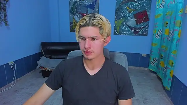 Snapshot of patrik_027 chatting on 7, 11, 2025 patrik 027 online show from 7, 11, 2025