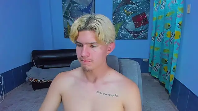 Snapshot of patrik_027 chatting on 7, 11, 2025 patrik 027 online show from 7, 11, 2025