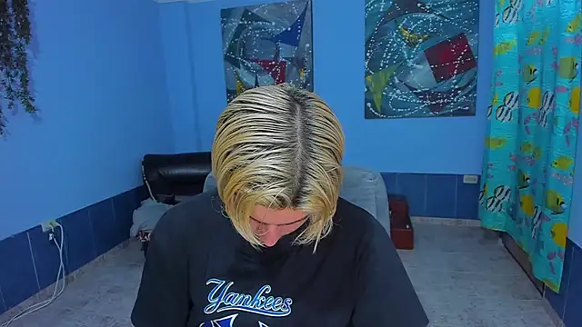 Snapshot of patrik_027 chatting on 9, 11, 2025 patrik 027 online show from 9, 11, 2025