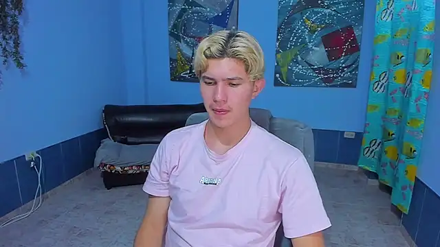 Snapshot of patrik_027 chatting on 10, 11, 2025 patrik 027 online show from 10, 11, 2025