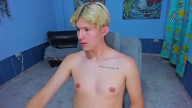 Snapshot of patrik_027 chatting on 12, 11, 2025 patrik 027 online show from 12, 11, 2025