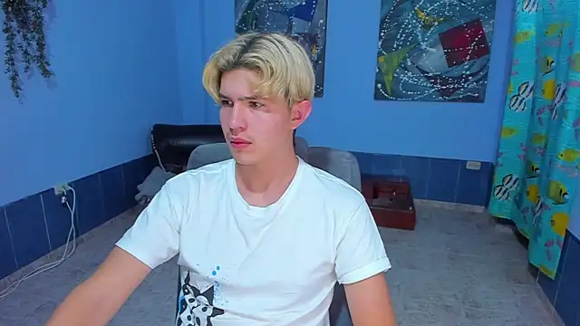 Snapshot of patrik_027 chatting on 15, 11, 2025 patrik 027 online show from 15, 11, 2025