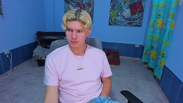 Snapshot of patrik_027 chatting on 16, 11, 2025 patrik 027 online show from 16, 11, 2025