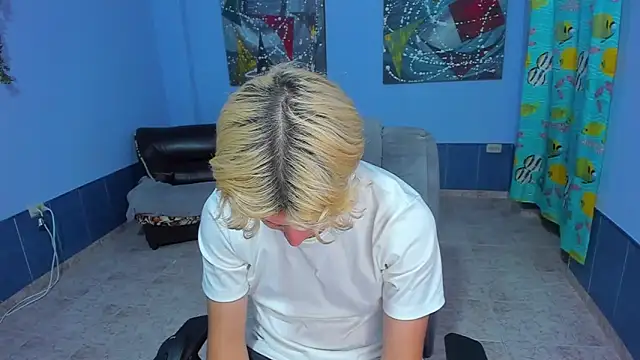 Snapshot of patrik_027 chatting on 17, 11, 2025 patrik 027 online show from 17, 11, 2025