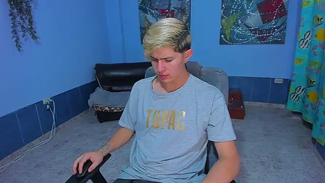 Snapshot of patrik_027 chatting on 19, 11, 2025 patrik 027 online show from 19, 11, 2025