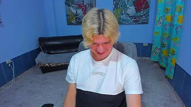 Snapshot of patrik_027 chatting on 21, 11, 2025 patrik 027 online show from 21, 11, 2025