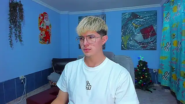 Snapshot of patrik_027 chatting on 2, 12, 2025 patrik 027 online show from 2, 12, 2025