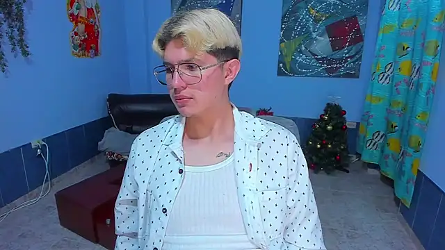 Snapshot of patrik_027 chatting on 5, 12, 2025 patrik 027 online show from 5, 12, 2025