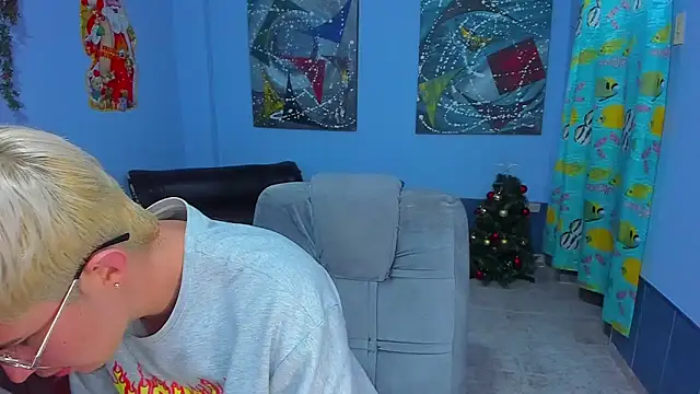 Snapshot of patrik_027 chatting on 15, 12, 2025 patrik 027 online show from 15, 12, 2025