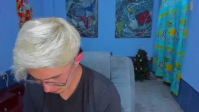 Snapshot of patrik_027 chatting on 16, 12, 2025 patrik 027 online show from 16, 12, 2025