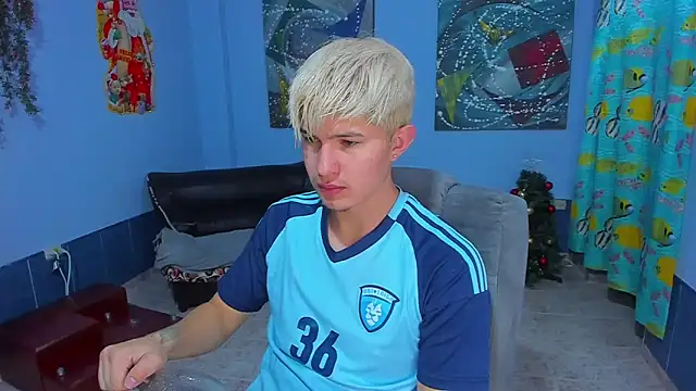 Snapshot of patrik_027 chatting on 16, 12, 2025 patrik 027 online show from 16, 12, 2025