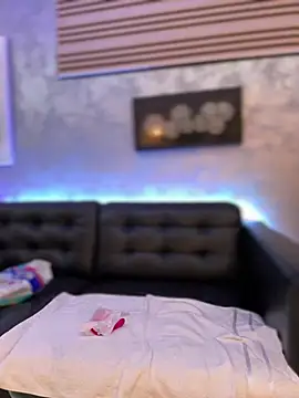 KirstieVegas online show from 16, 1, 2025