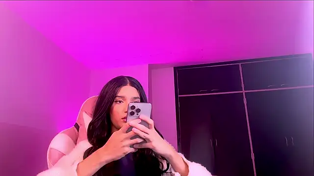 Snapshot of Ainhoads chatting on 28, 10, 2025 Ainhoads online show from 28, 10, 2025