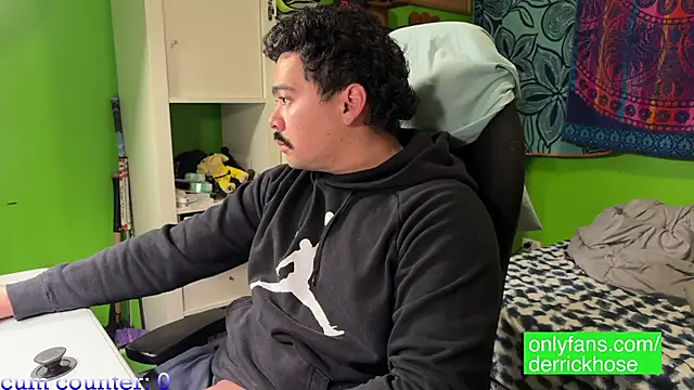 Snapshot of DerrickHose chatting on 8, 3, 2025 DerrickHose online show from 8, 3, 2025