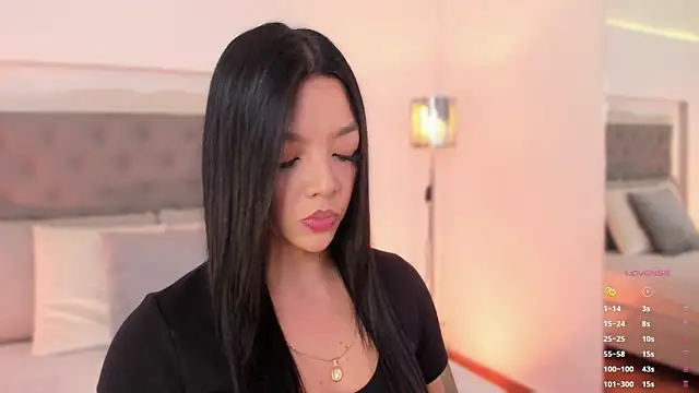 Snapshot of sarah_hiill chatting on 24, 1, 2025 sarah hiill online show from 24, 1, 2025