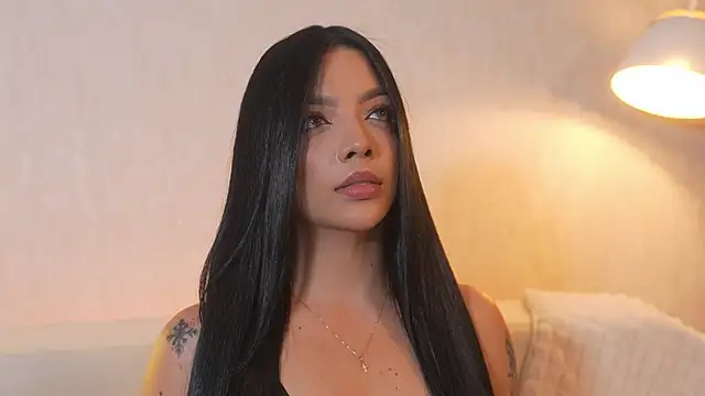 Snapshot of sarah_hiill chatting on 19, 11, 2025 sarah hiill online show from 19, 11, 2025