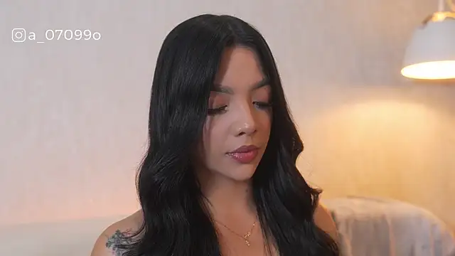 Snapshot of sarah_hiill chatting on 15, 12, 2025 sarah hiill online show from 15, 12, 2025