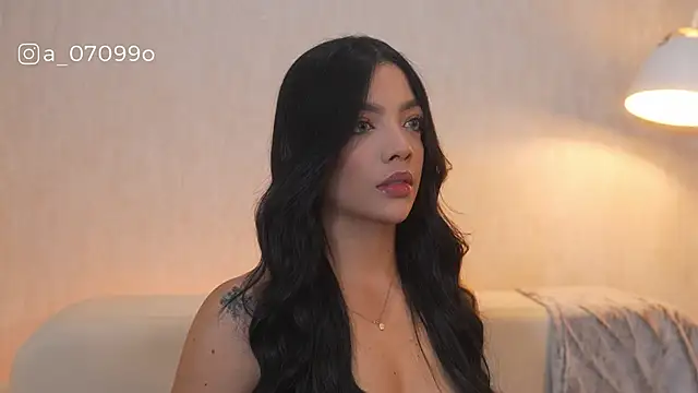 Snapshot of sarah_hiill chatting on 7, 1, 2026 sarah hiill online show from 7, 1, 2026