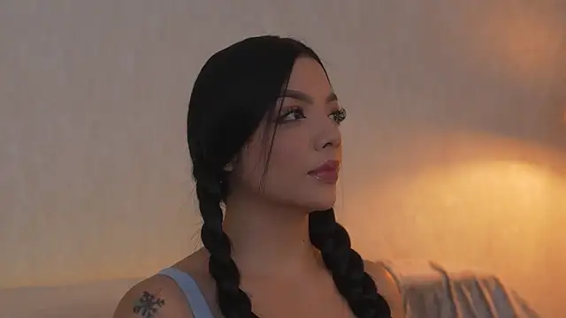 Snapshot of sarah_hiill chatting on 28, 3, 2026 sarah hiill online show from 28, 3, 2026