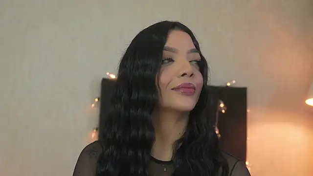 Snapshot of sarah_hiill chatting on 15, 4, 2026 sarah hiill online show from 15, 4, 2026