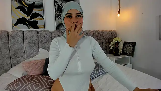 Snapshot of abby_rossee chatting on 8, 10, 2025 abby rossee online show from 8, 10, 2025