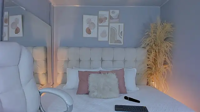 Stefhanyblow online show from 7, 2, 2025